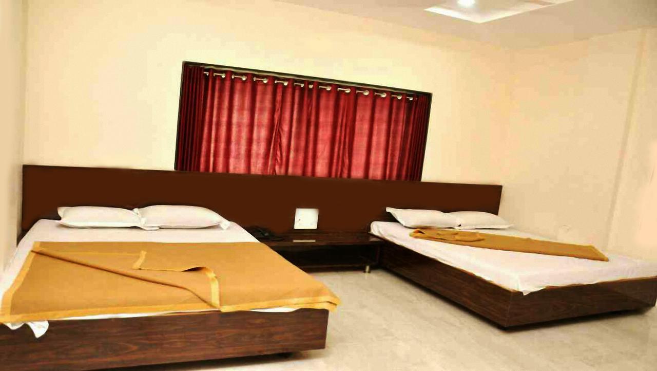 Sai Rajaram Palace Shirdi Luaran gambar